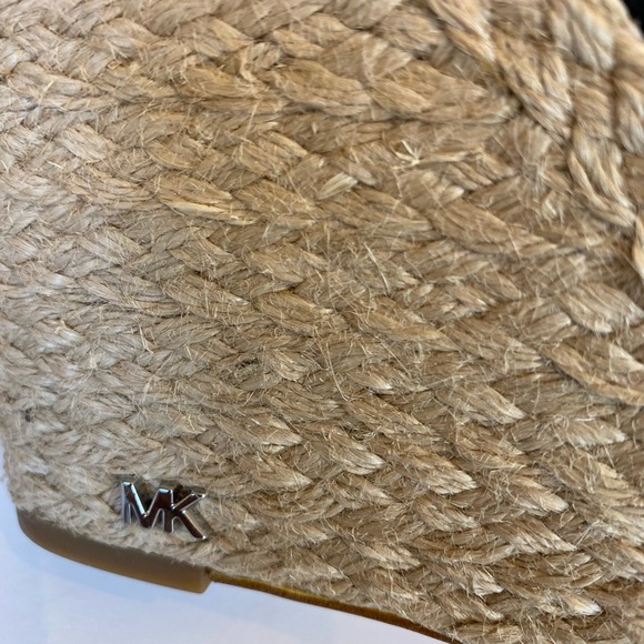 MICHAEL KORS JILL WEDGE LEATHER SANDAL SIZE:8.5 - Picture 10 of 12